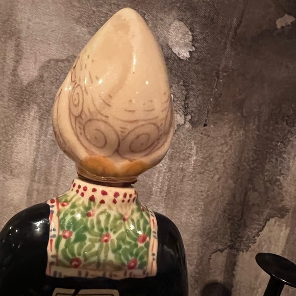 OLD HOLLAND NETHERLANDS WHISKEY DECANTER LADY HAND PAINTED W/ LIQUOR TAX STAMP - Picture 6 of 15